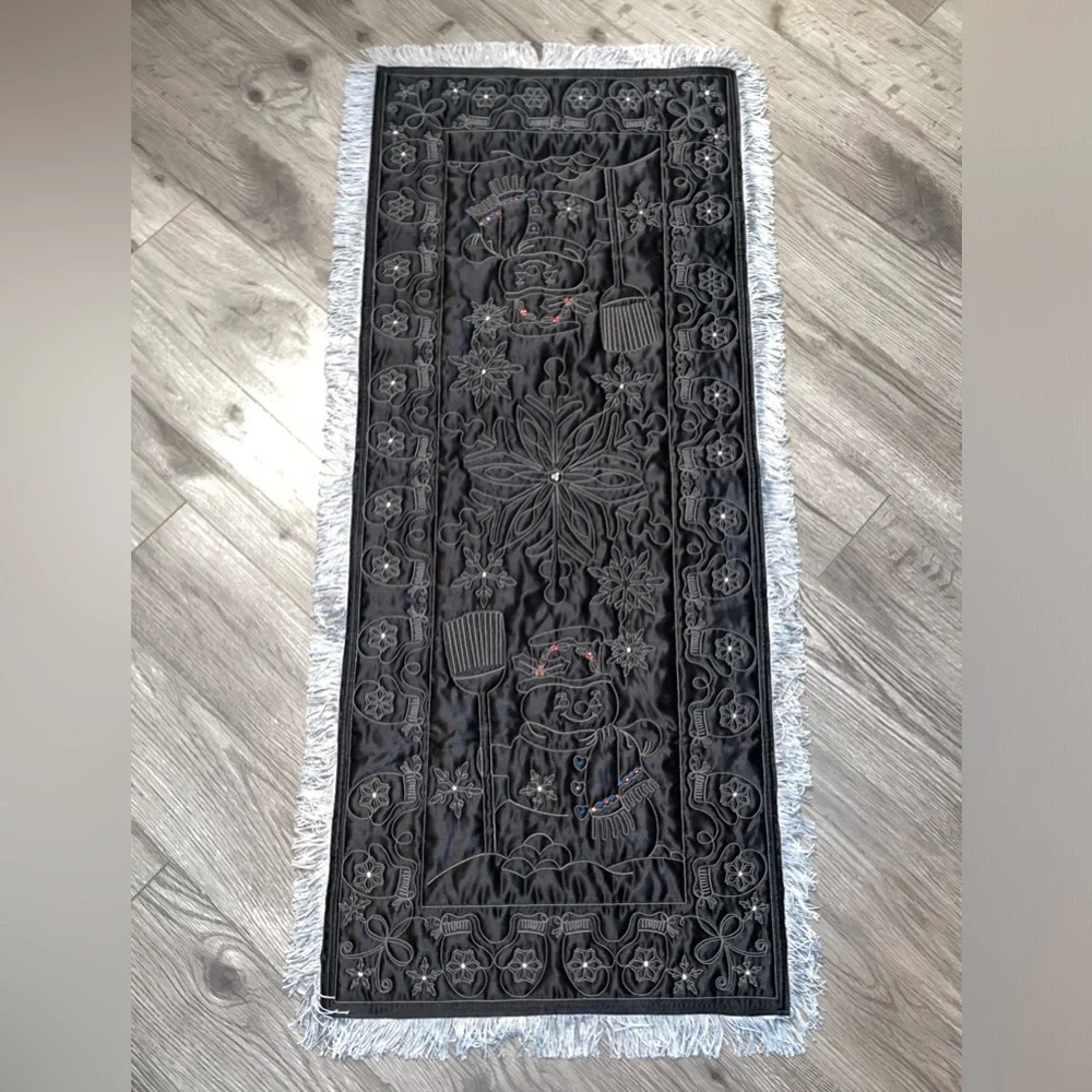 Christmas Beautiful Snowman Table Runner‎